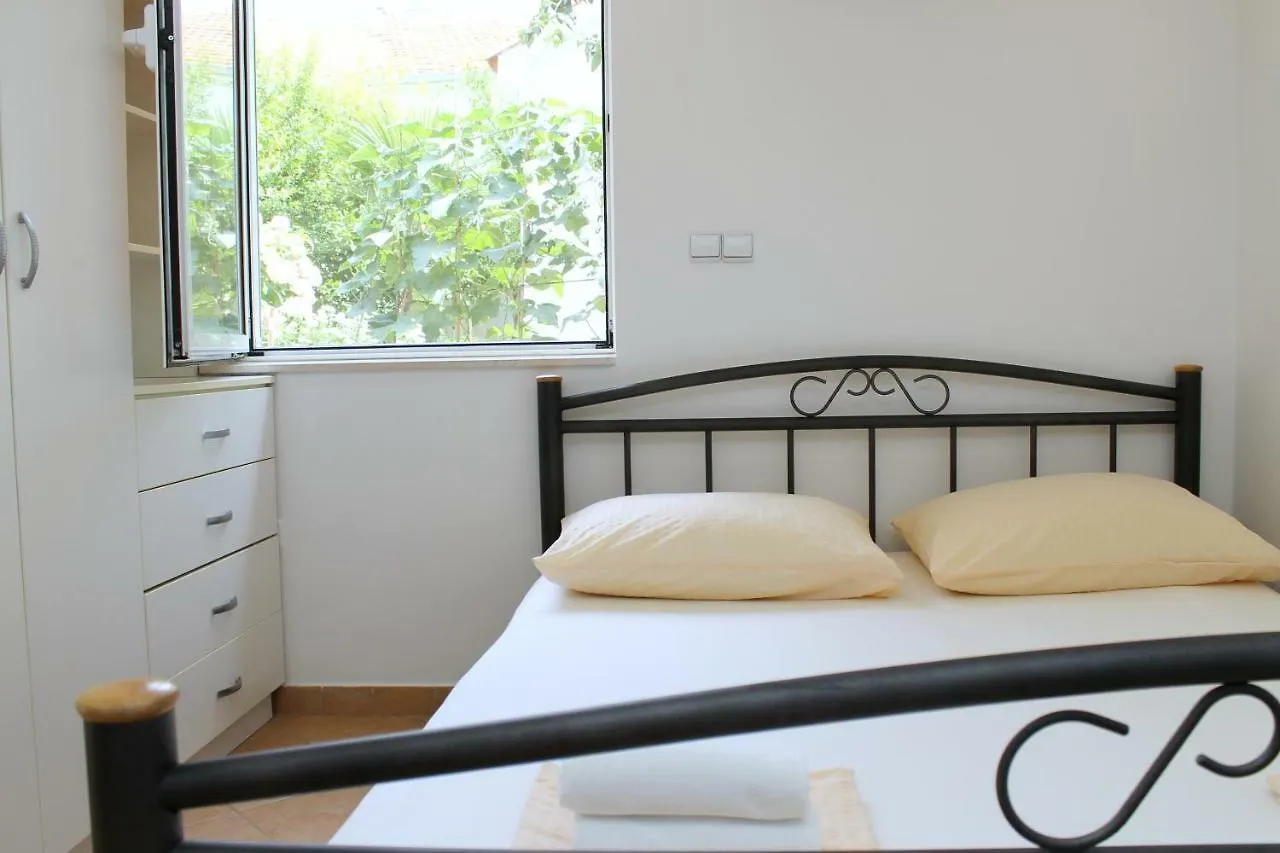 *** Konukevi Mito Rooms And Apartments Trogir Hırvatistan