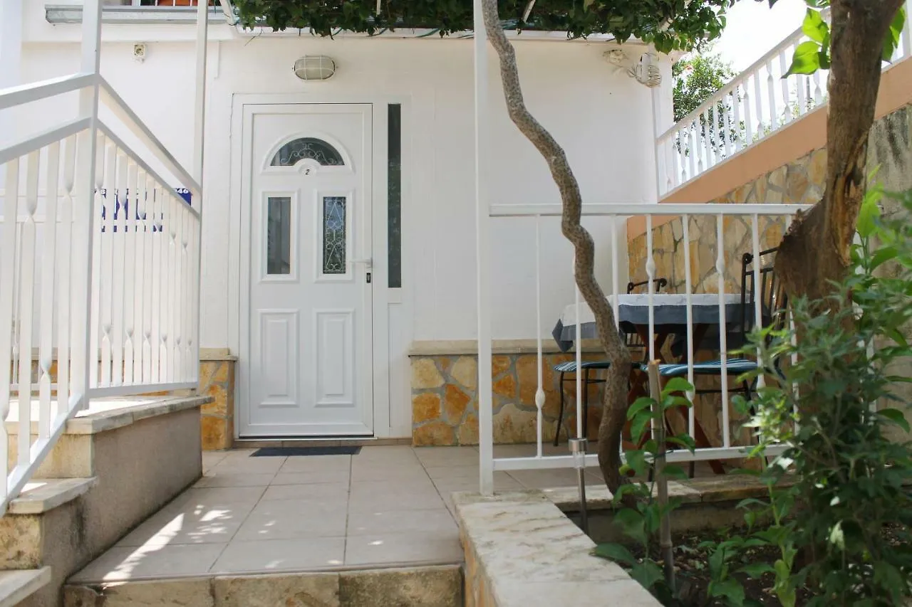 Konukevi Mito Rooms And Apartments Trogir